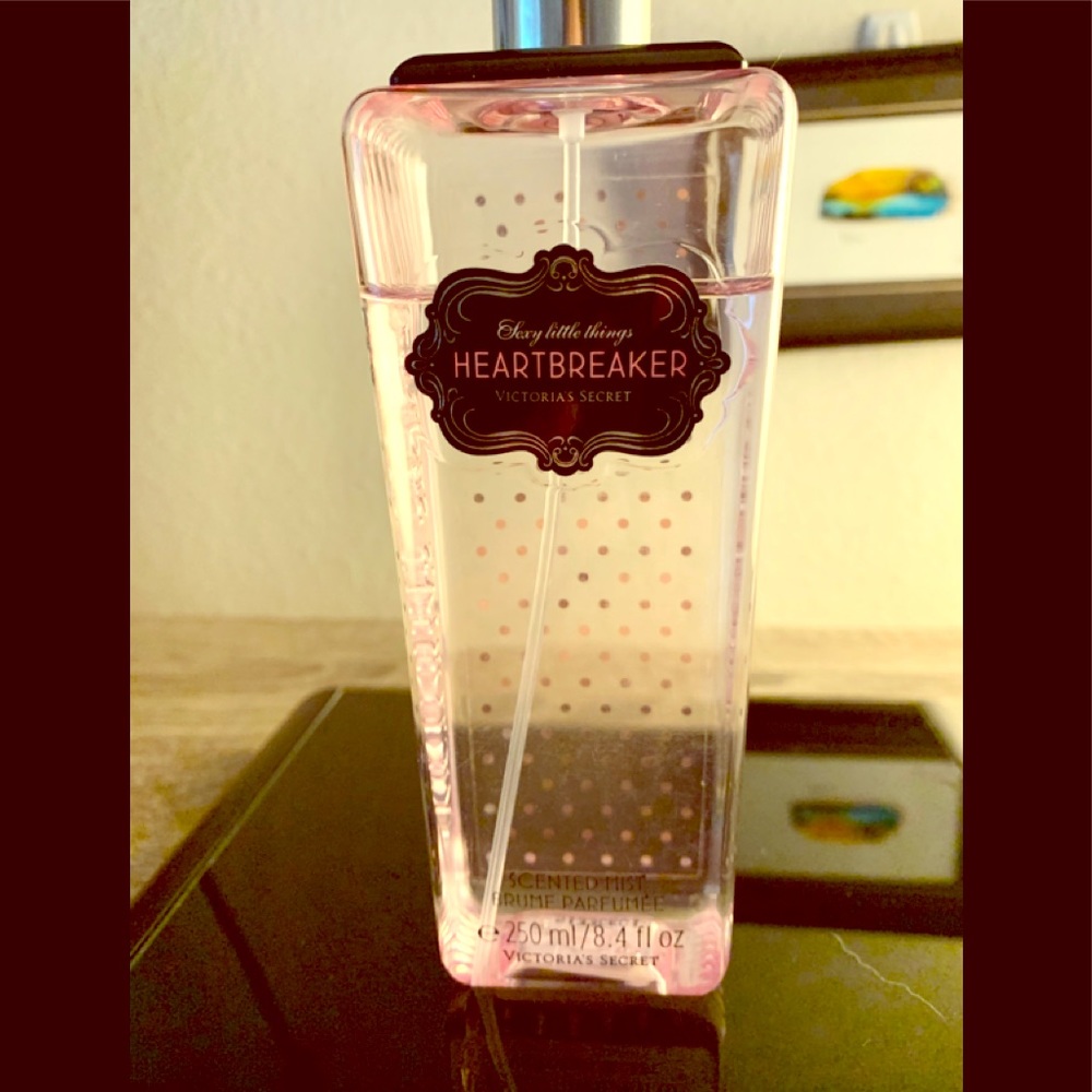 Victoria’s Secret scented fragrance Heartbreaker